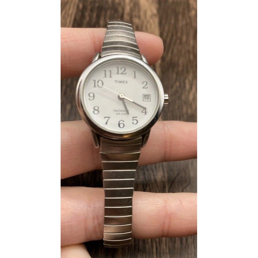 Timex Easy Reader Women's Watch T2H371 Silver Tone 25mm Read Description